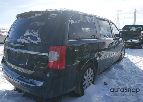 2016 Chrysler Town & Country Touring from USA, damaged, VIN 2C4RC1BG5GR290900